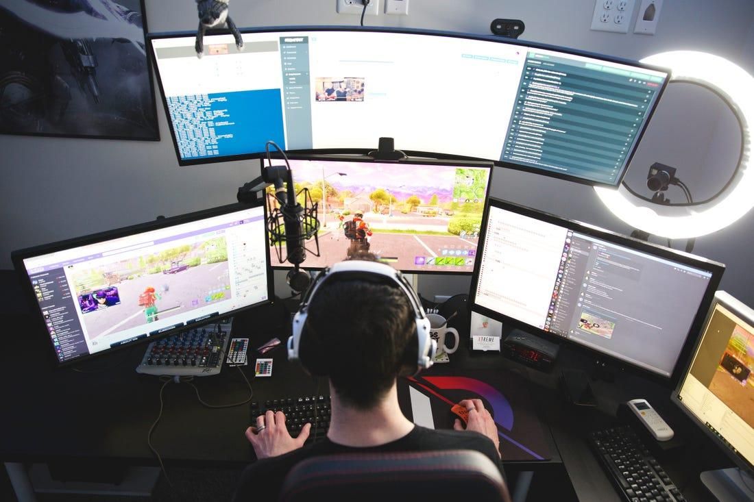 Chơi liên tục 19 tiếng/ngày suốt cả tháng, một game thủ phá vỡ kỷ lục thế giới sau 572 giờ stream