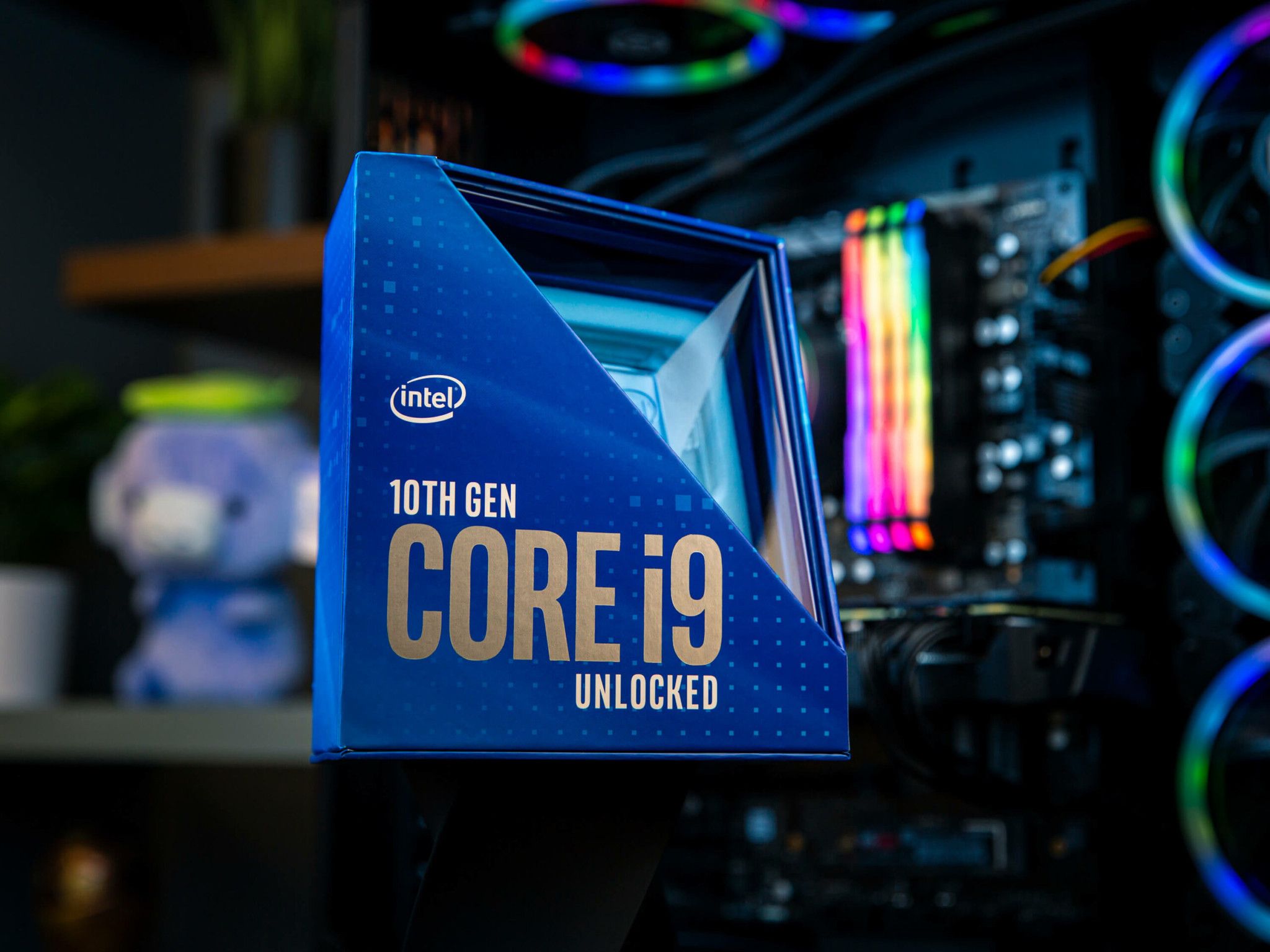 CPU Intel Core i9-10900K đầu bảng sắp “chuyển nhà” từ hộp nhựa sang chảnh thành hộp… giấy bìa cứng