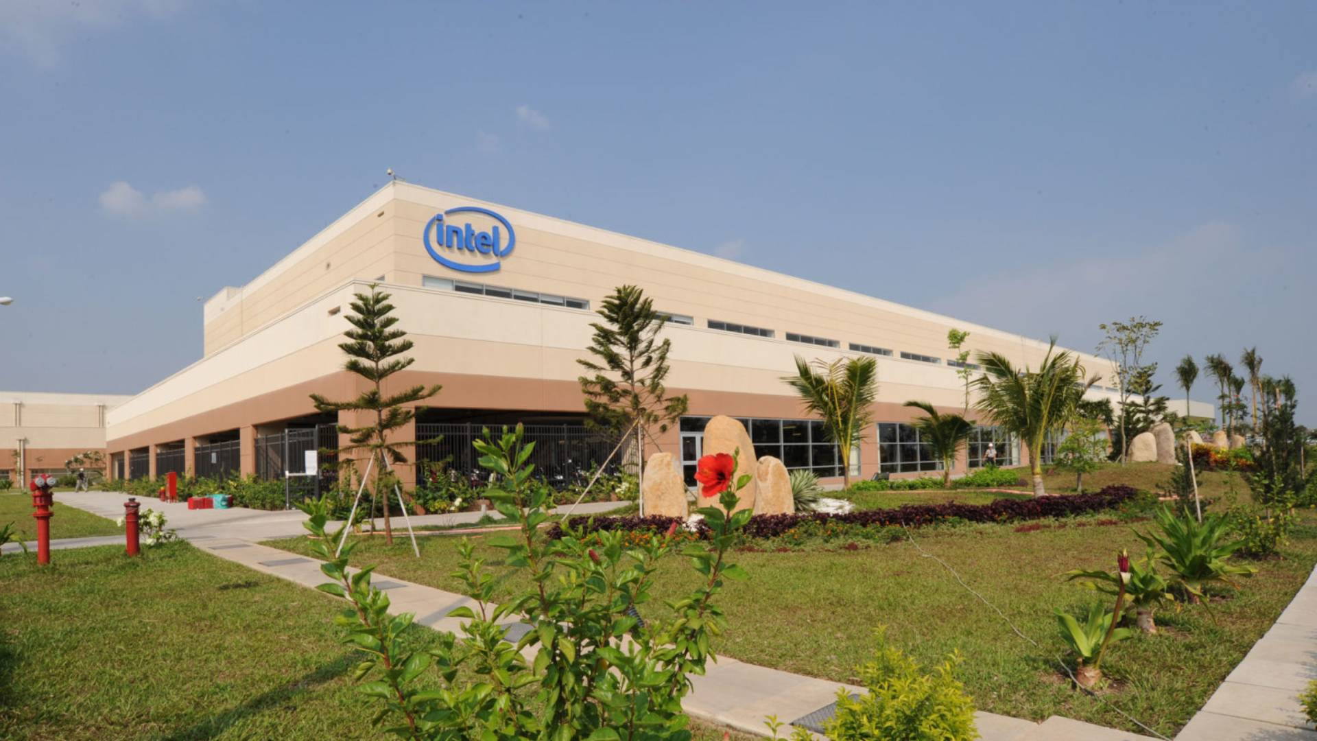 Intel đầu tư hàng chục tỷ USD để giải quyết tình trạng thiếu hụt chip toàn cầu