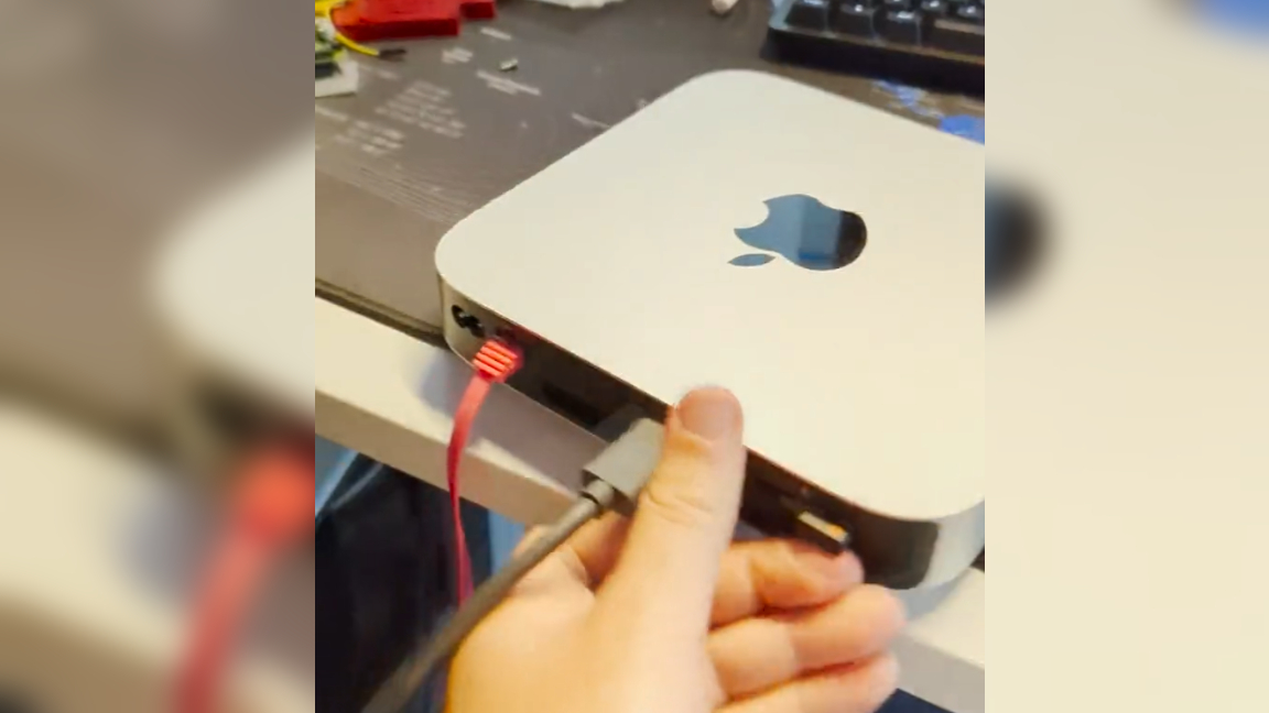 Khéo tay hay mò, modder chế Mac Mini chạy không cần dây nguồn, chỉ cần dây mạng