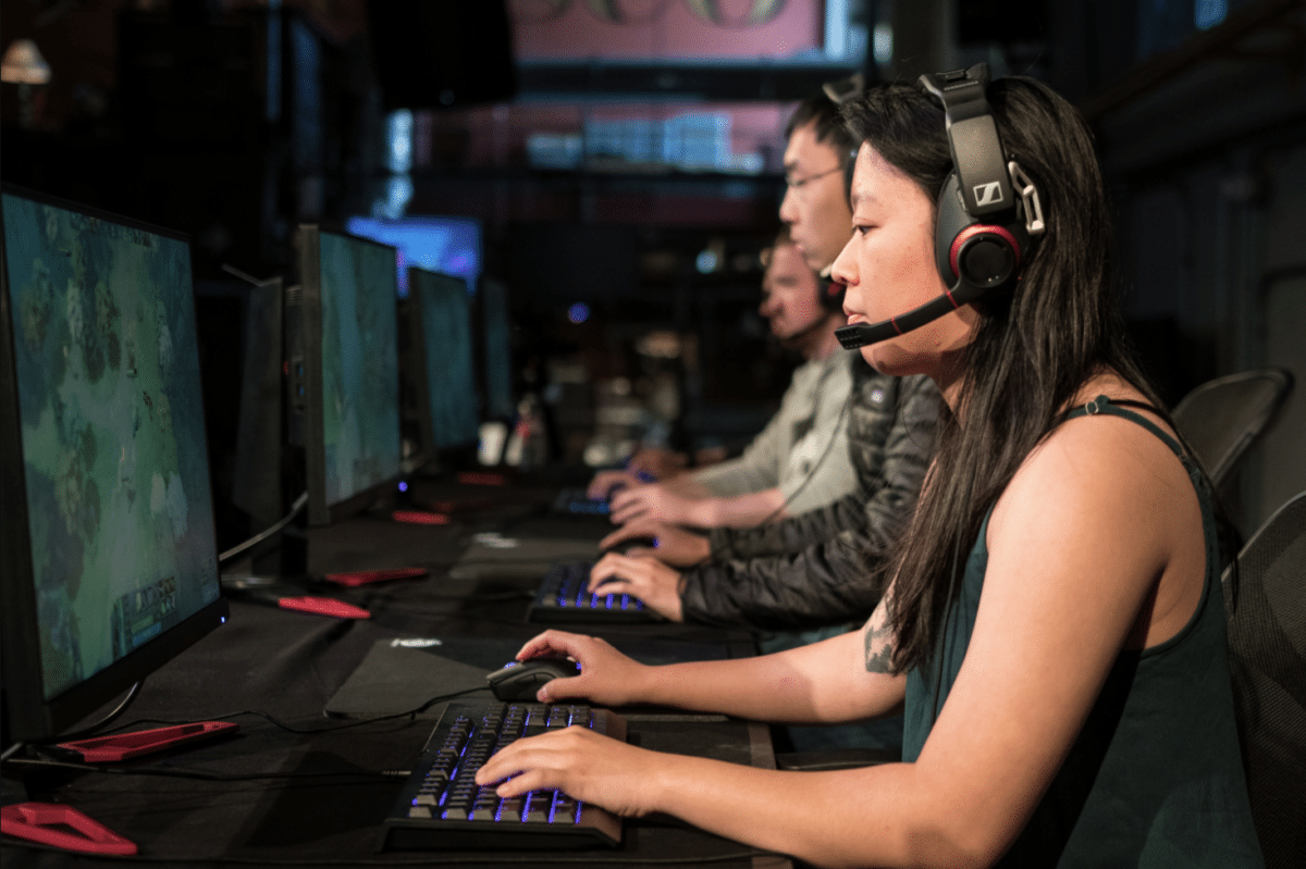 Hơn 40.000 tài khoản Dota 2 vừa bị thanh trừng vì tội “hành gà” trong game