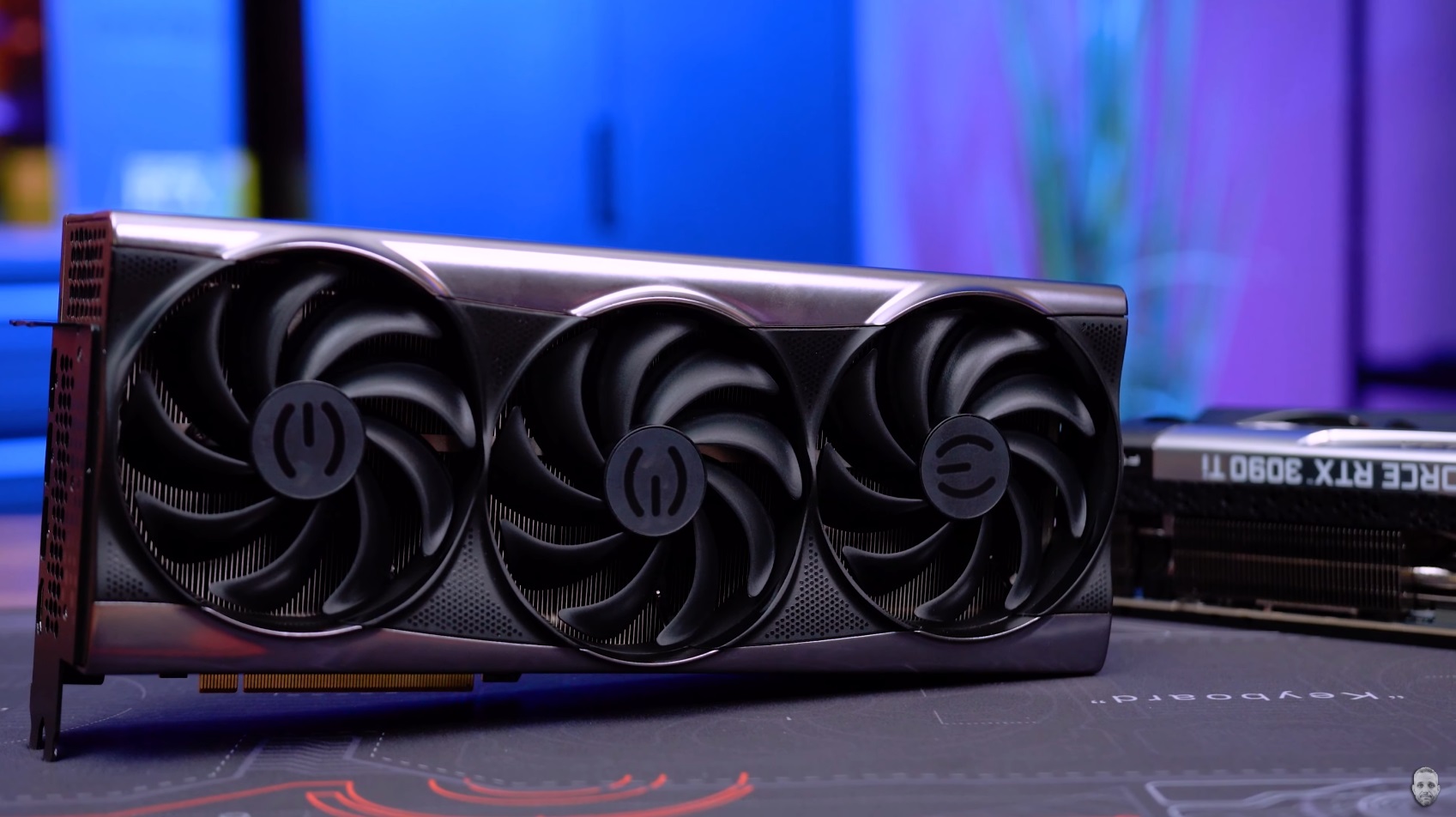 Như chưa hề có cuộc chia ly với Nvidia, một chiếc card EVGA RTX 4090 FTW3 bỗng dưng xuất hiện trên YouTube