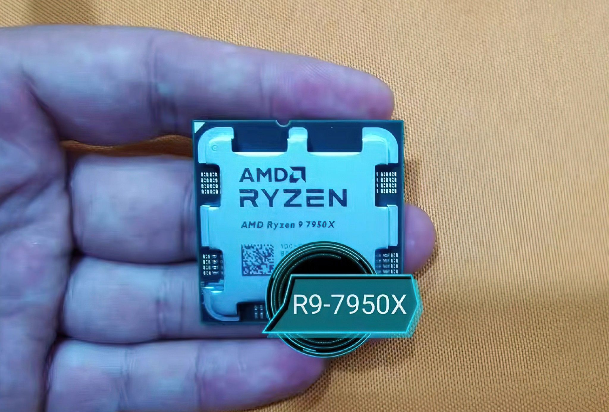 CPU AMD Ryzen 9 7950X đầu bảng lộ giá bán tới 850 USD ở Trung Quốc