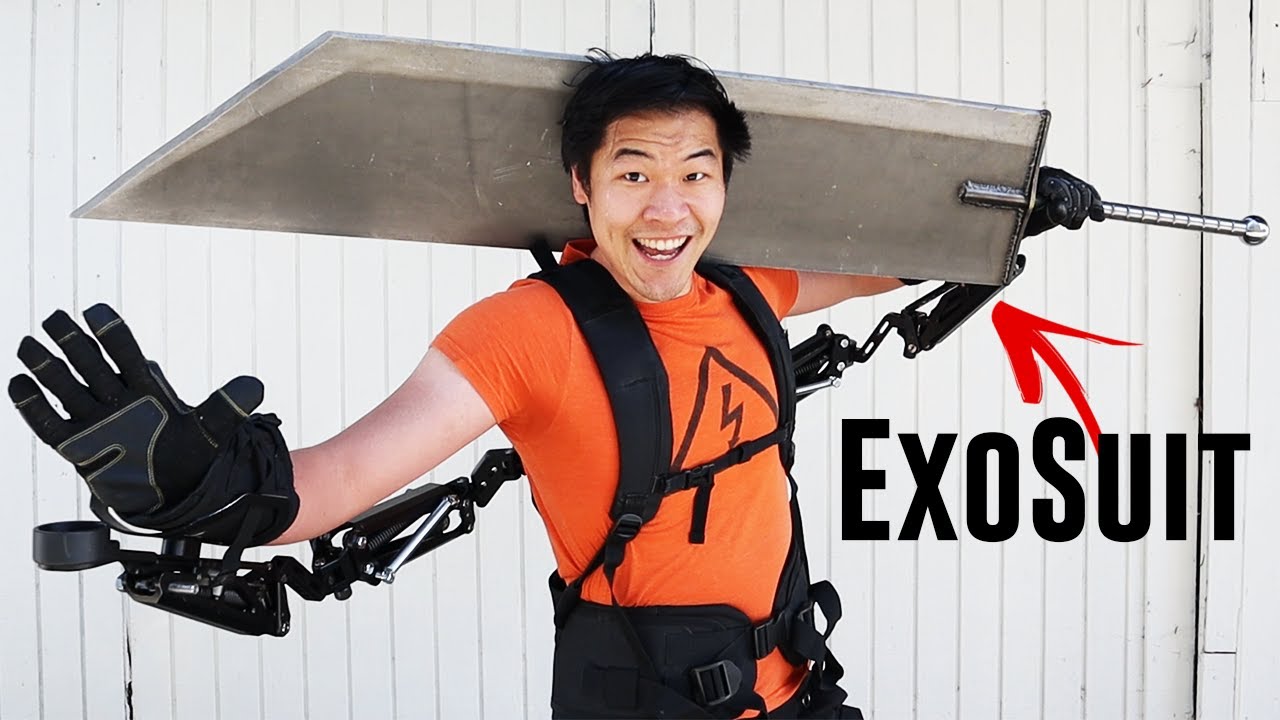 Để dùng được thanh kiếm nặng 25kg như Cloud trong FFVII, Youtuber chế hẳn bộ khung xương hơn 20 triệu