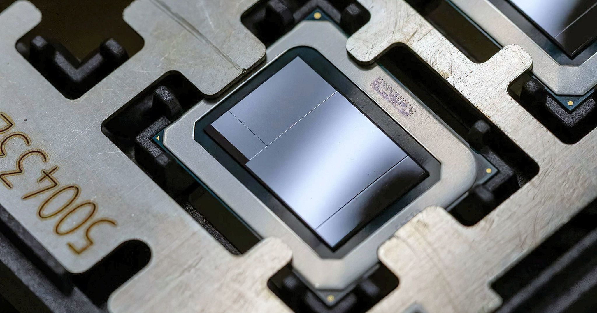 CPU Intel thế hệ Meteor Lake và Arrow Lake sẽ có “iGPU rời”