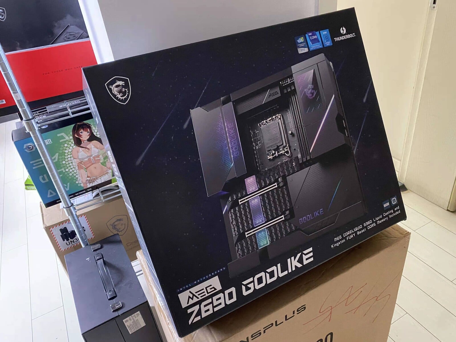 MSI tung combo "trọn gói" main MEG Z690 GODLIKE, RAM DDR5, tản AIO với giá 2099 đô