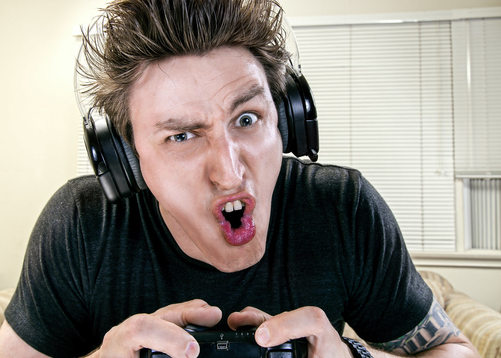 Mình đã từng hỏi câu "ủa, game mà cũng phải mua nữa hả?"