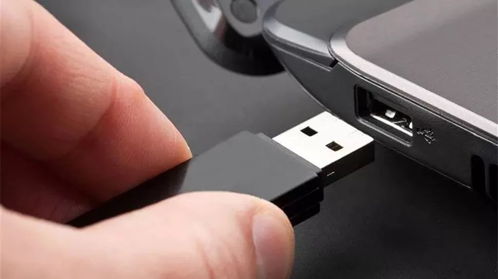 Nga ra mắt USB có “kíp nổ” tự hủy dữ liệu, không thể phục hồi