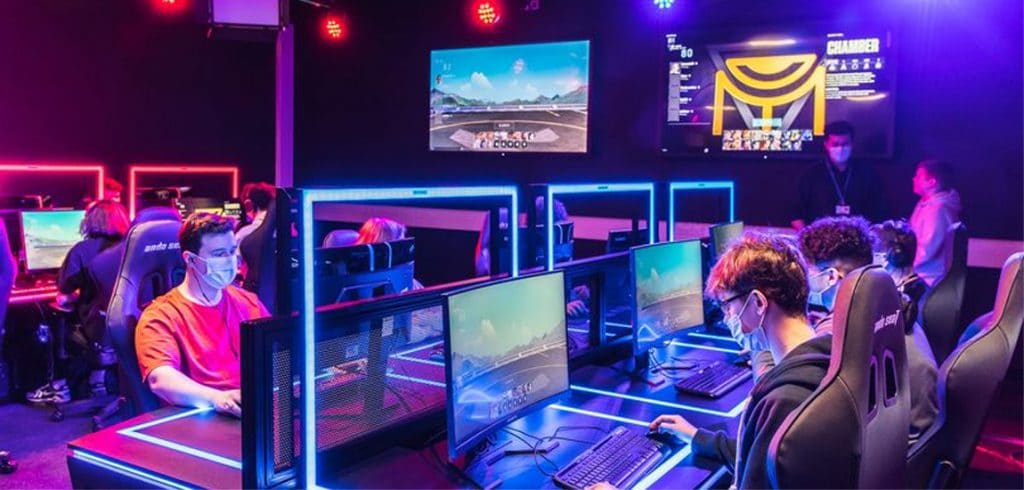 Gucci bắt tay FACEIT mở học viện đào tạo game thủ eSports chuyên nghiệp
