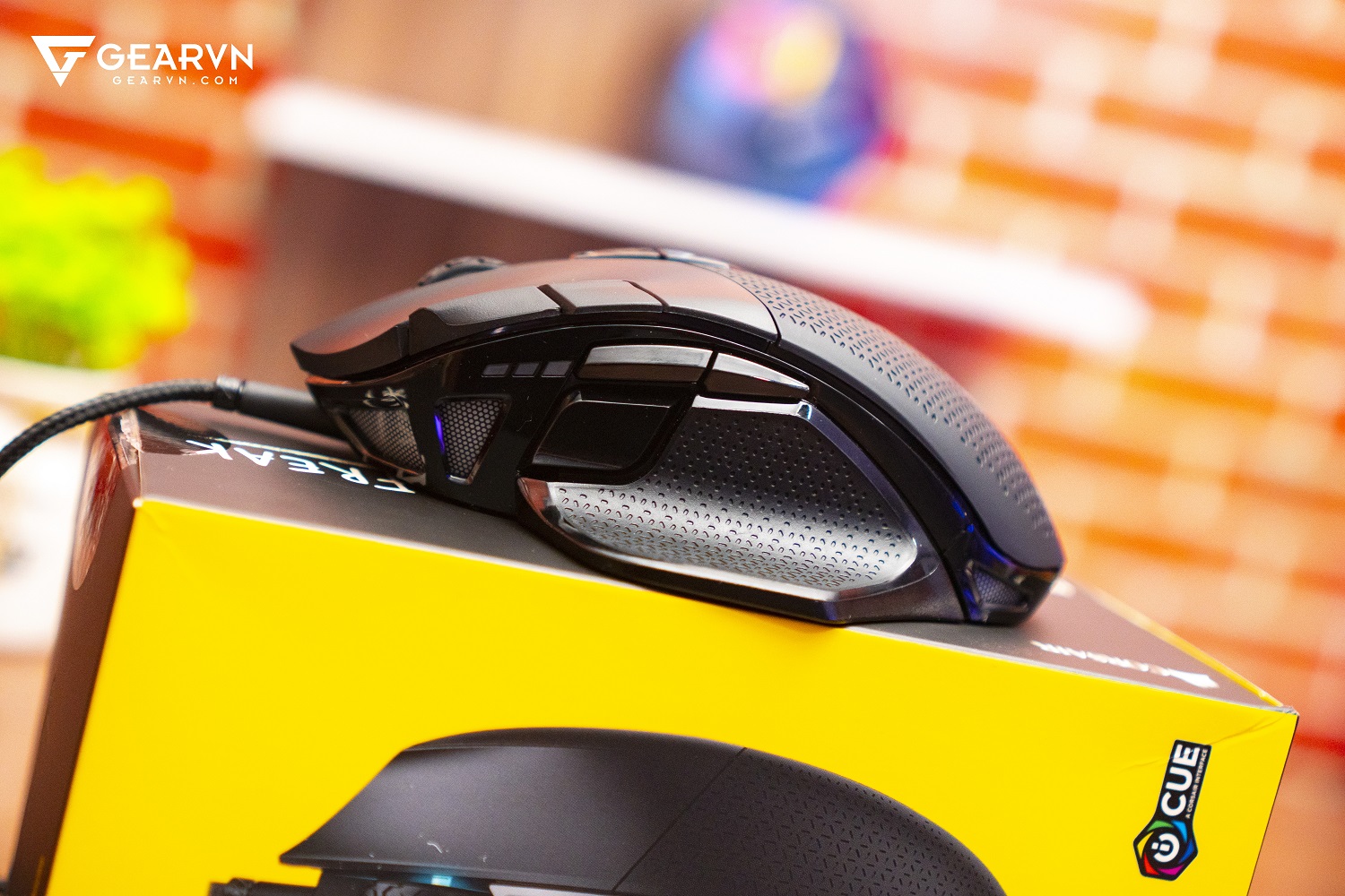 NightSword RGB - "Dạ kiếm" của Corsair