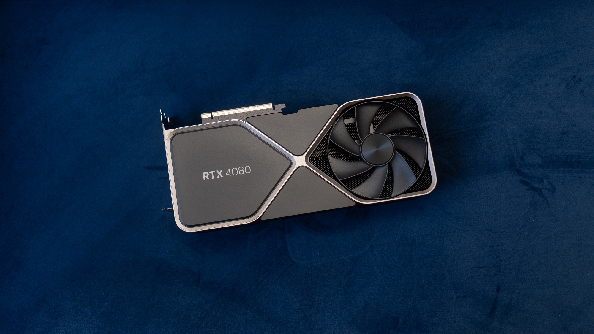 Lộ tin RTX 4080 giảm giá vào giữa tháng 12 để đủ khả năng so kèo với RX 7900 XTX