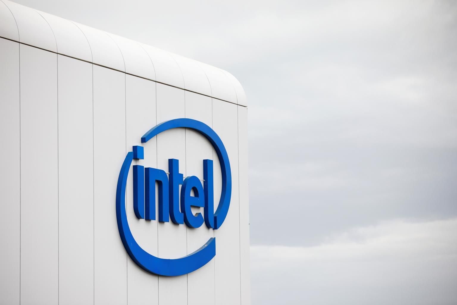 Intel đang cố gắng "đòi lại" khoản tiền phạt hơn một tỷ Euro từ  ... 11 năm trước