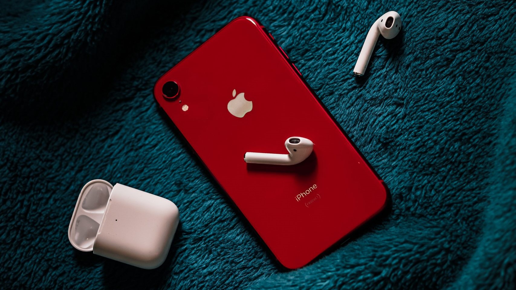 Một TikToker nuốt nhầm AirPod, còn gọi điện để "lắng nghe tiếng lòng"