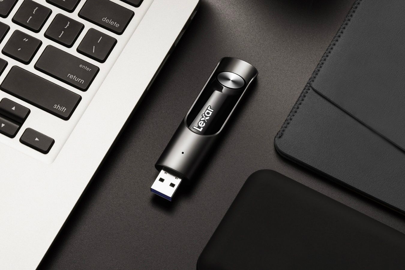 Lexar ra mắt JumpDrive P30 chuẩn USB 3.2 Gen 1 với tốc độ lên đến 450 MB/s, hỗ trợ mã hóa AES 256-bit