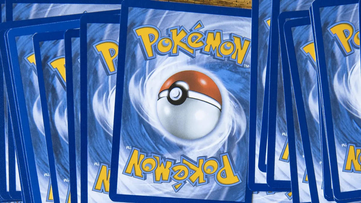 Cảnh sát gian manh bị đá khỏi ngành vì giở thủ đoạn chôm mớ thẻ bài Pokémon trị giá 400 đô