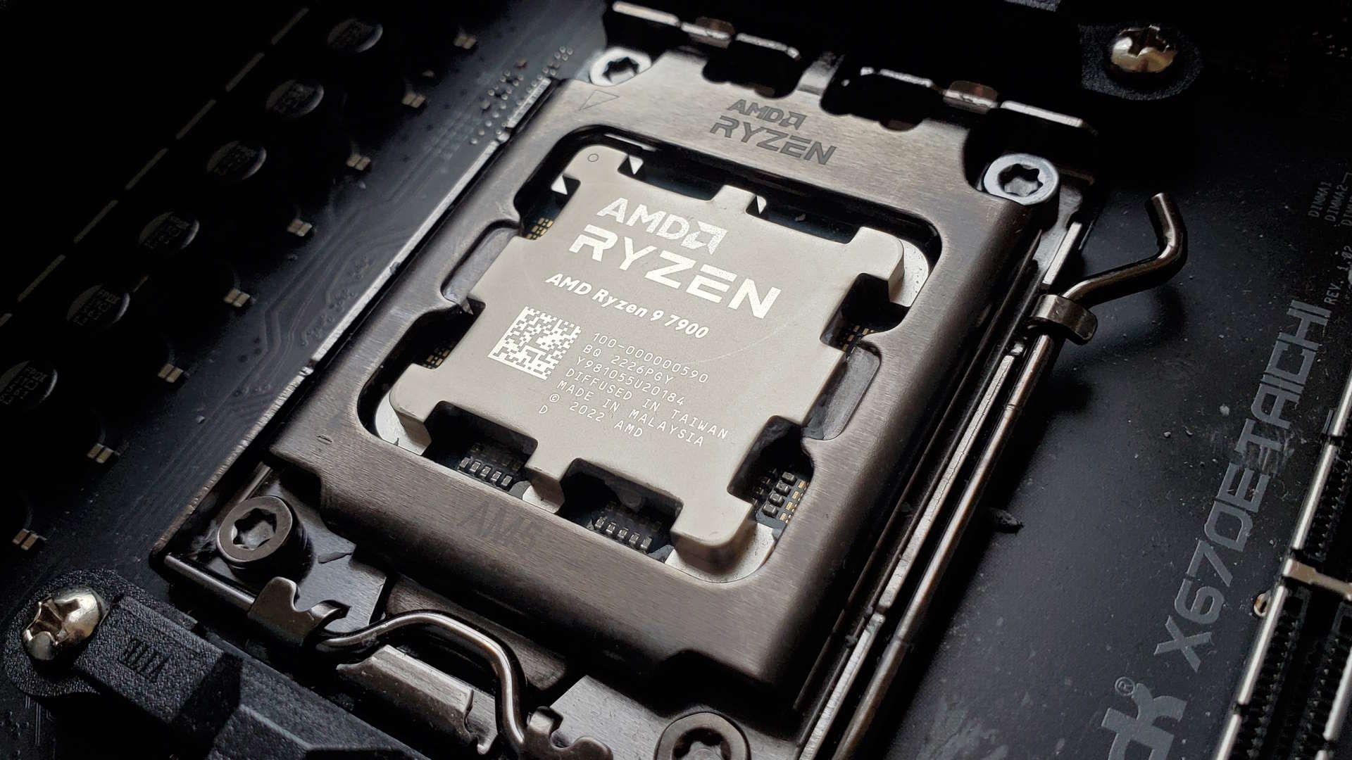 iGPU “RDNA2” bé bỏng của AMD Ryzen 9 7900 được ép xung lên tới 3,1GHz, hiệu năng tăng vọt 42%