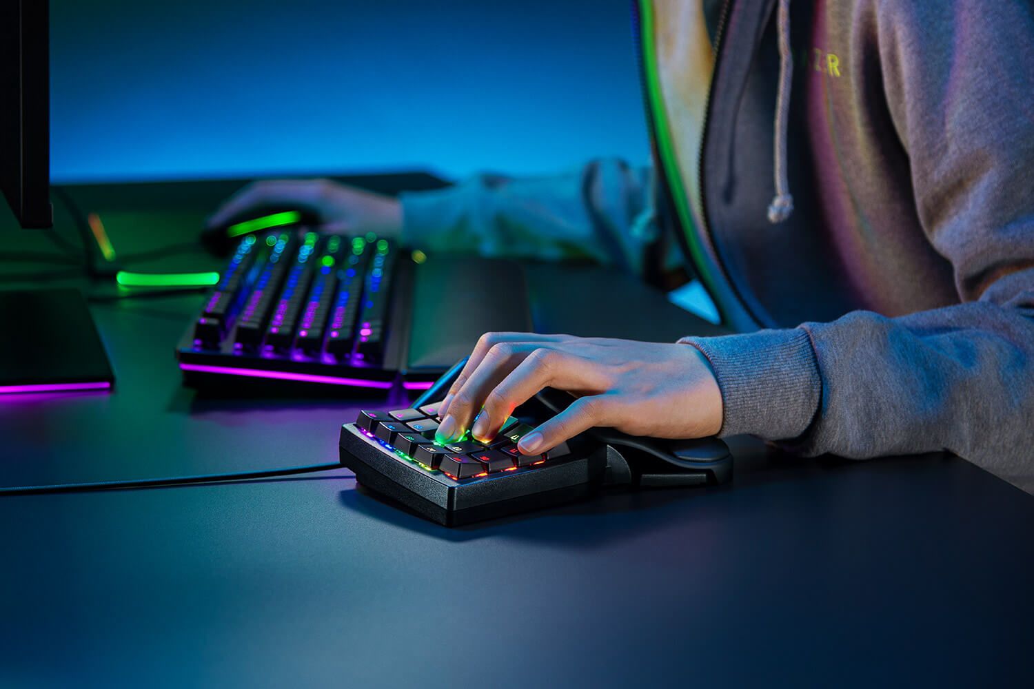 Razer Tartarus Pro: Đem tính năng độc quyền của tay cầm lên bàn phím với switch Analog Optical