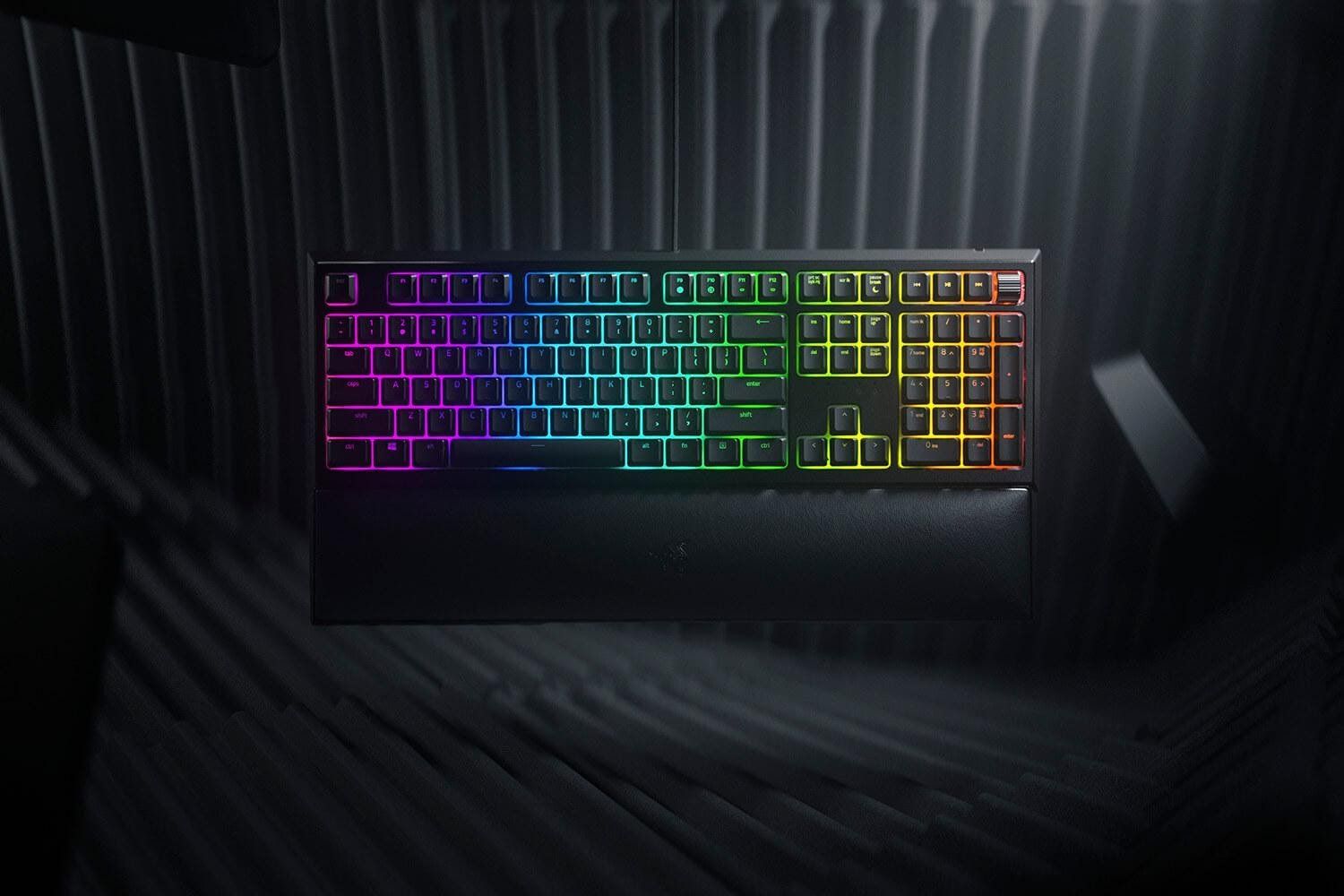 Razer ra mắt bàn phím gaming giả cơ Ornata V2 cải tiến đệm kê tay và nút media, giá 99 đô
