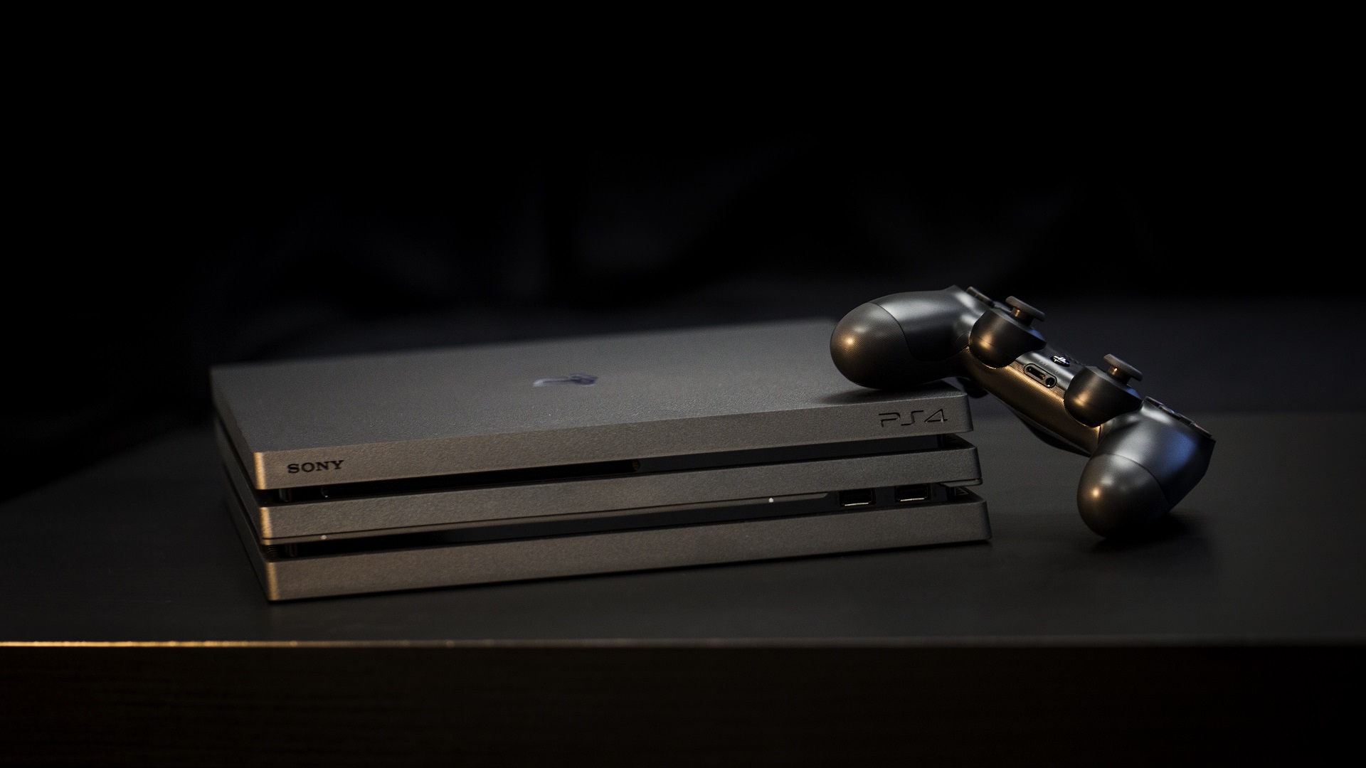 PS5 khan hàng, Sony tiếp tục sản xuất... PS4 phục vụ game thủ