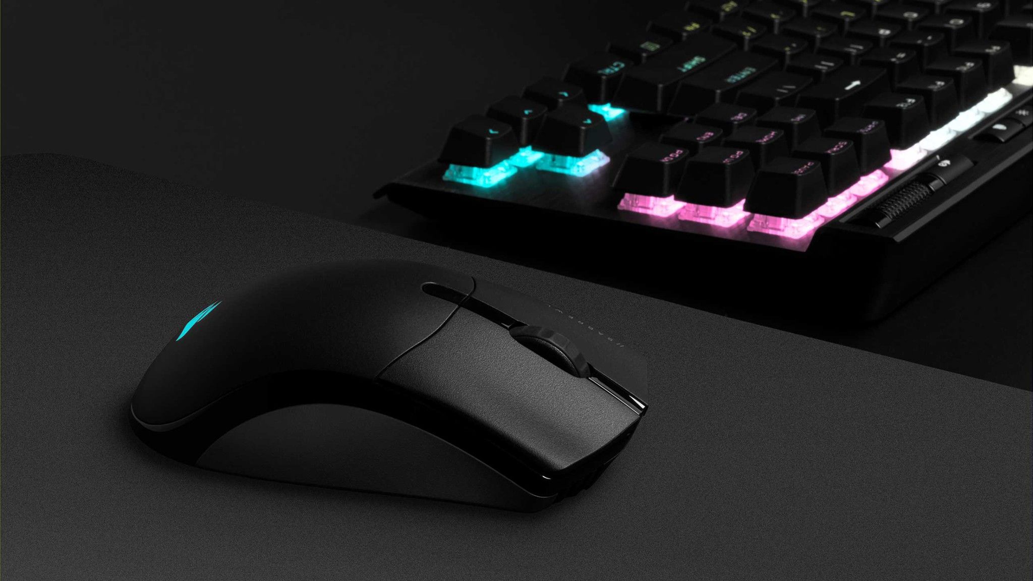 Corsair ra mắt chuột Sabre RGB Pro Wireless, nặng 79g tối ưu eSport và mắt đọc khủng 26.000 DPI