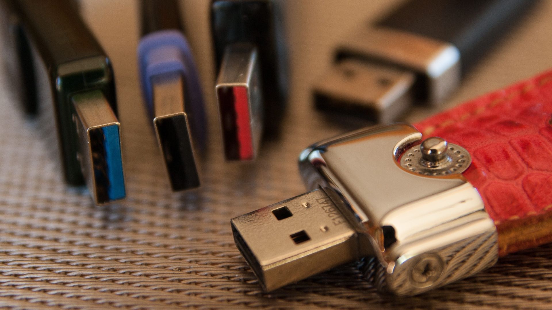 Hướng dẫn format USB và nên chọn gì khi format
