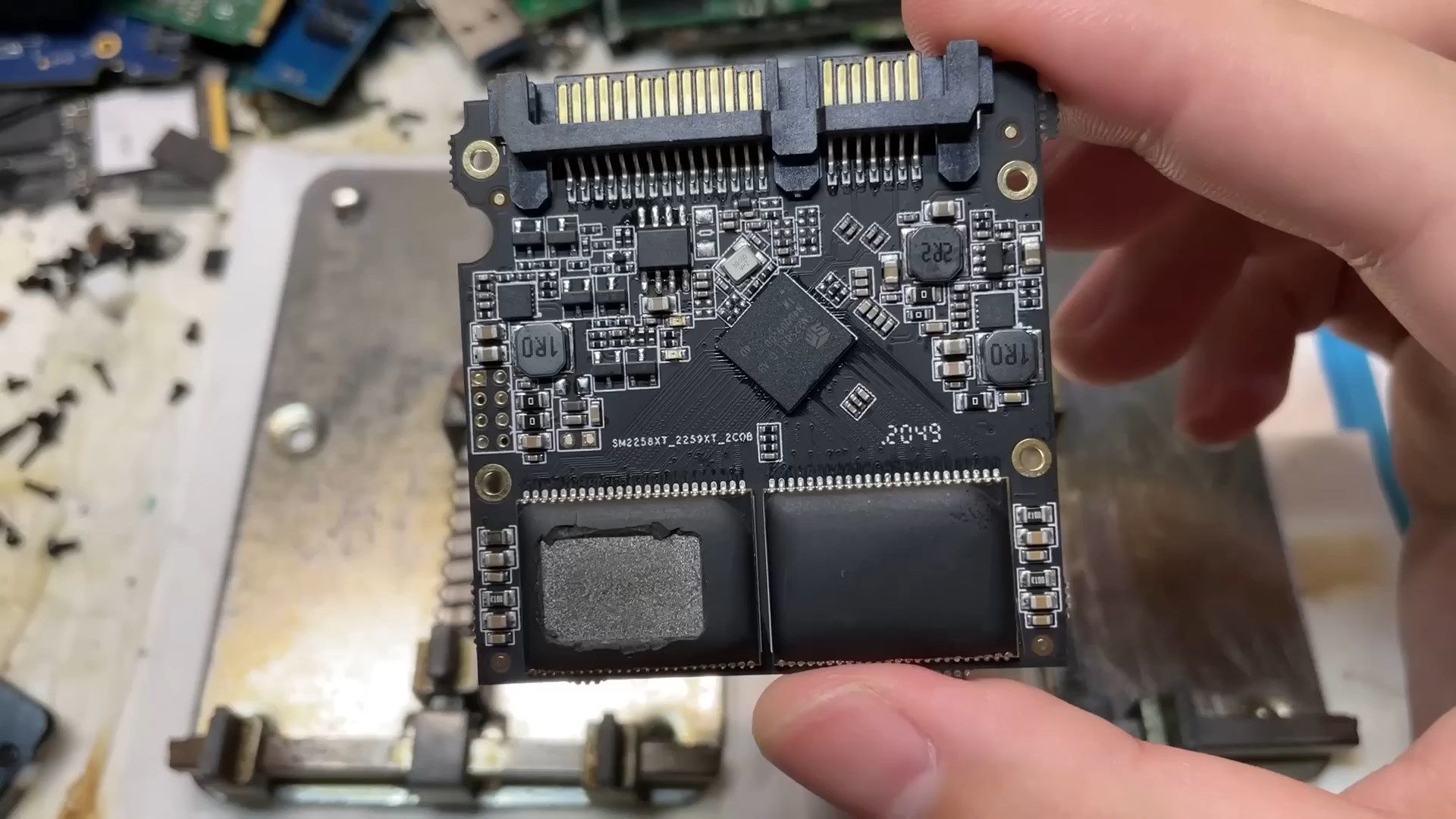 Phát hiện chip NAND trong thiết bị của Apple được “tái sinh” trong SSD giá rẻ của Trung Quốc
