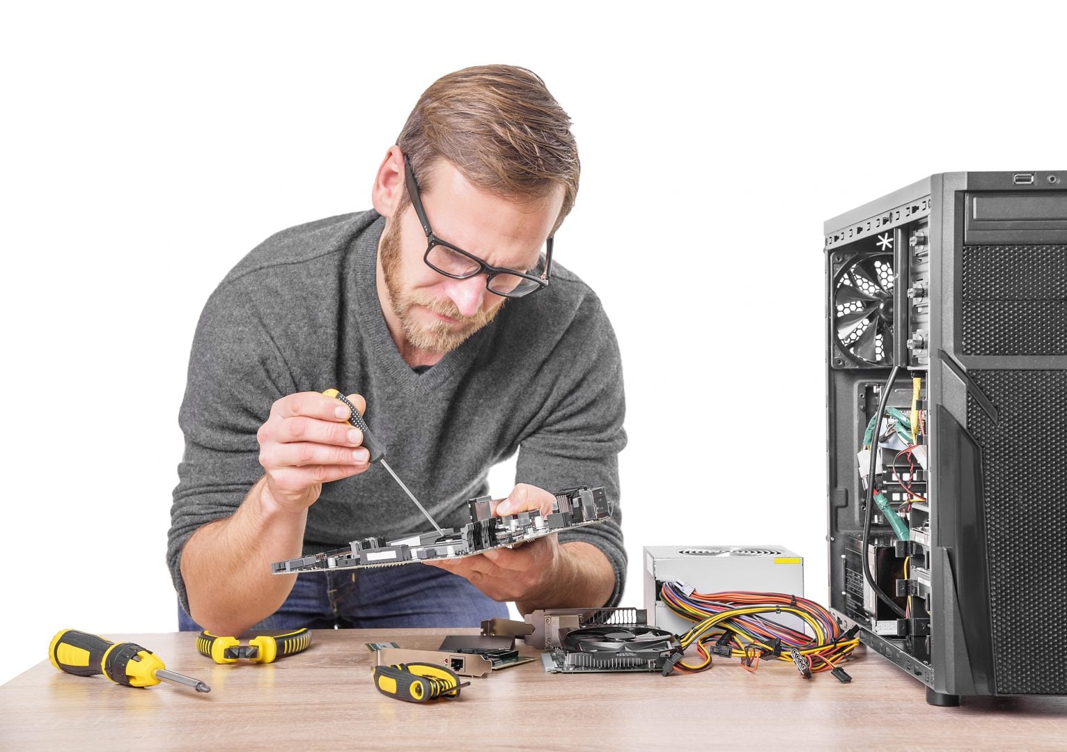 Sửa máy tính thì học ngành gì?