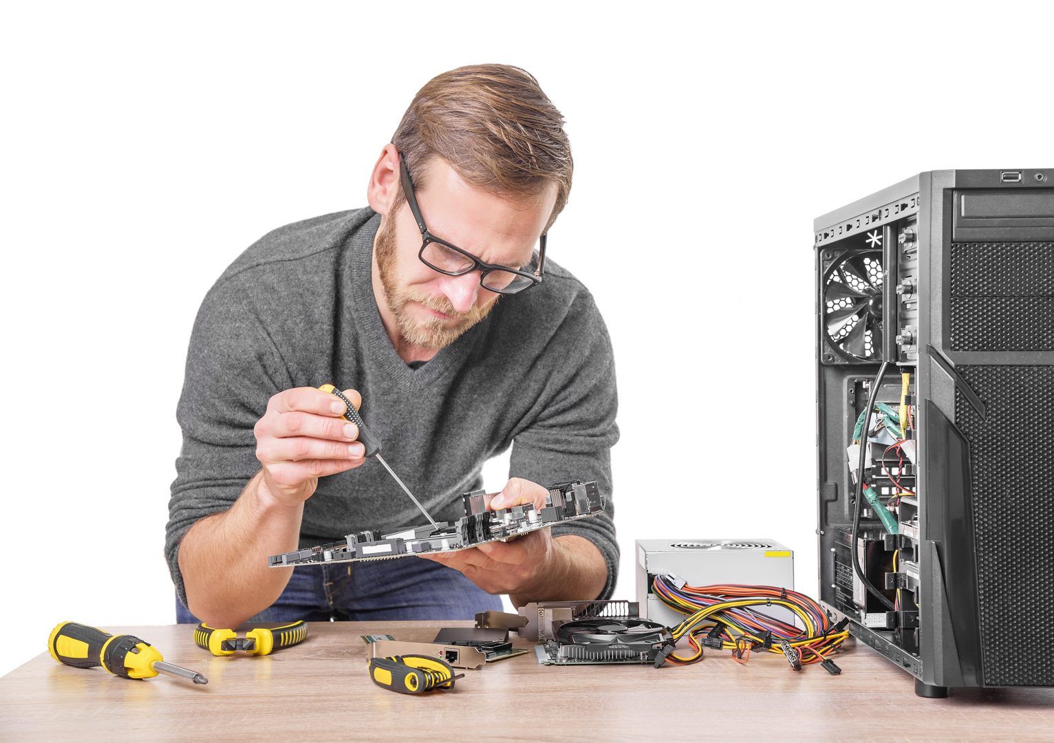 Sửa máy tính thì học ngành gì?