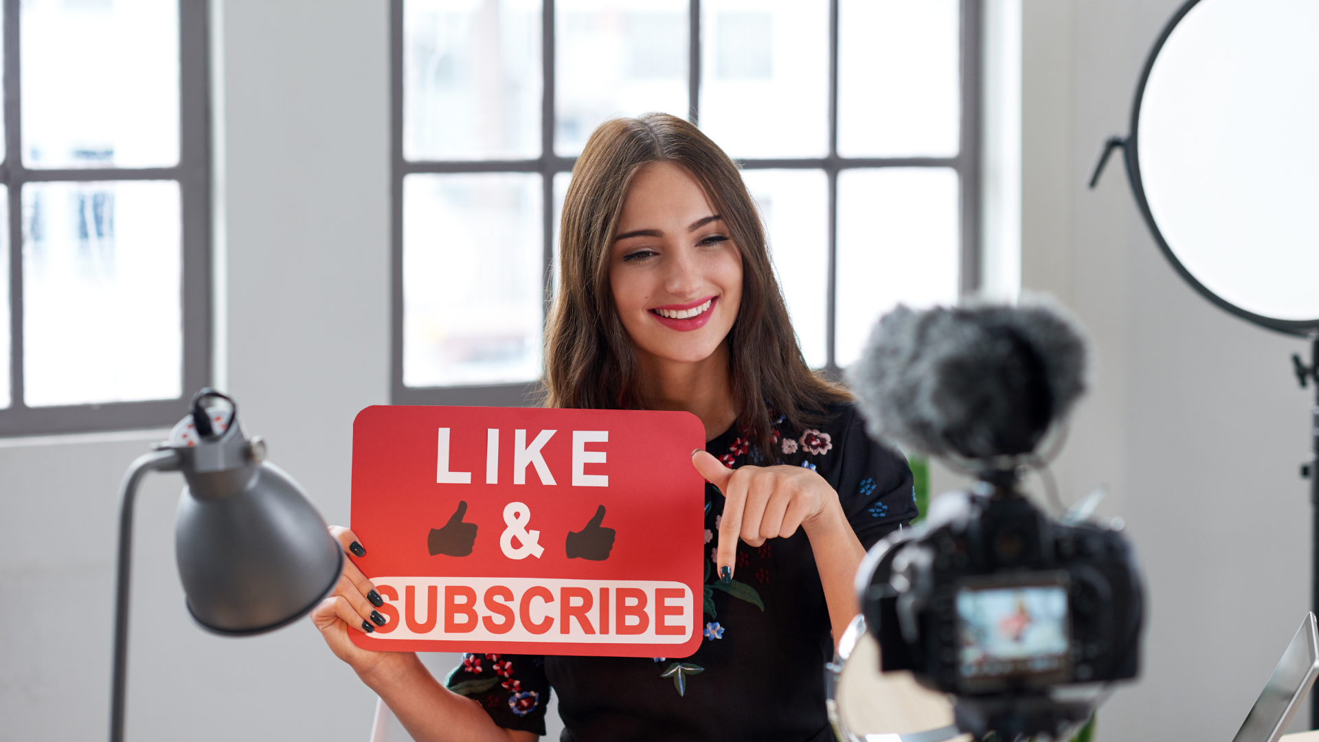 Một kỹ sư phần mềm Ấn Độ bị lừa hơn 51.000 đô khi làm giàu bằng cách like video trên YouTube