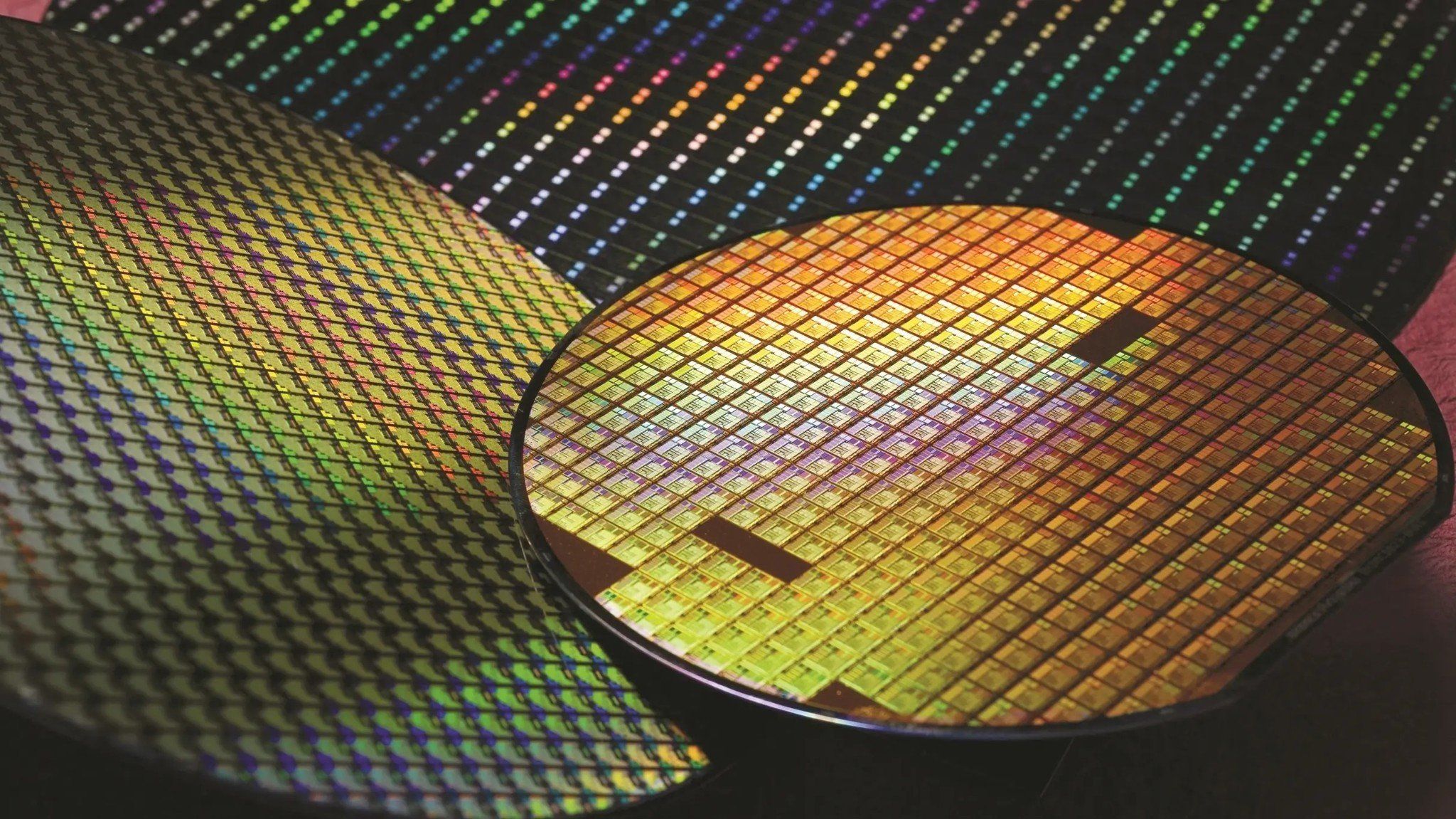 TSMC thôi chưa đủ, Intel có thể “nhờ vả” tiếp Samsung để sản xuất chip