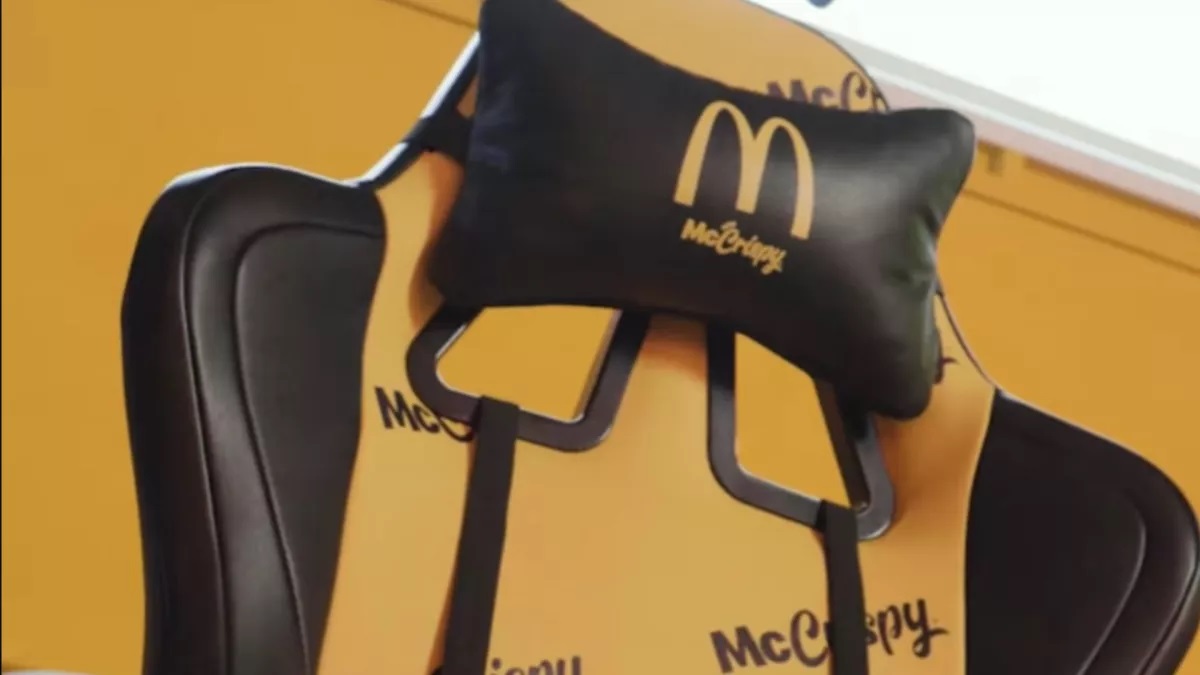 McDonald's GA ghế gaming hỗ trợ game thủ vừa chơi vừa ăn, trông thì cũng xịn nhưng không một chút healthy