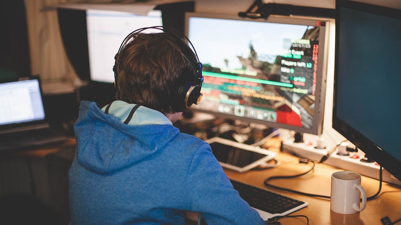 Lớn rồi, không ai quản chuyện chơi game, nhưng tiếc là chẳng còn vui như lúc nhỏ!