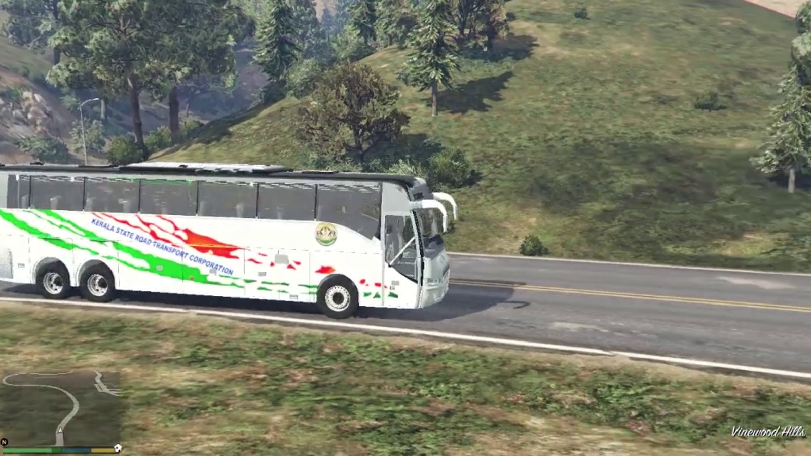 Xuất hiện thánh đổ đèo với xe buýt trong GTA V, “xuống núi” với vận tốc 180km/h