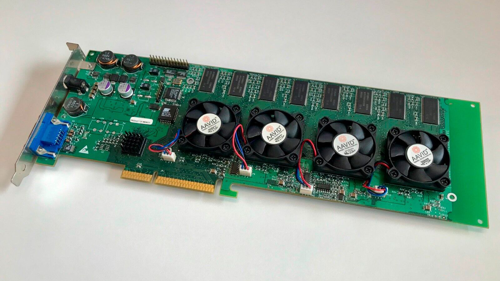 3dfx Voodoo 5 6000 – chiếc card đồ họa có tới 4 GPU – được đấu giá lên đến 15.000 đô