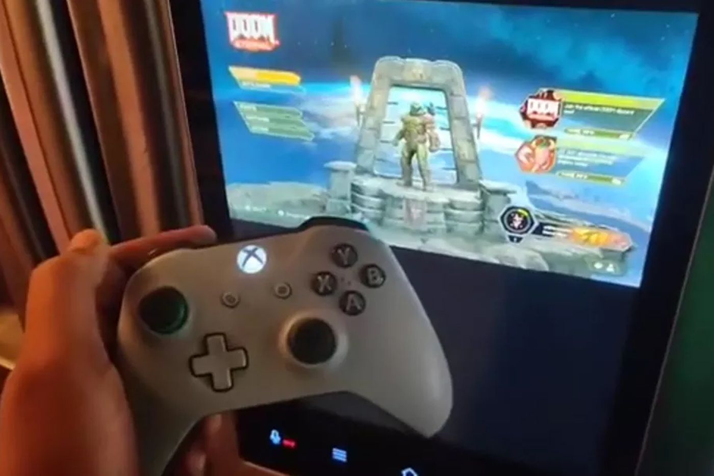 Game thủ “khéo tay hay mò” chiến Doom Eternal ngay trên… tủ lạnh thông minh của Samsung