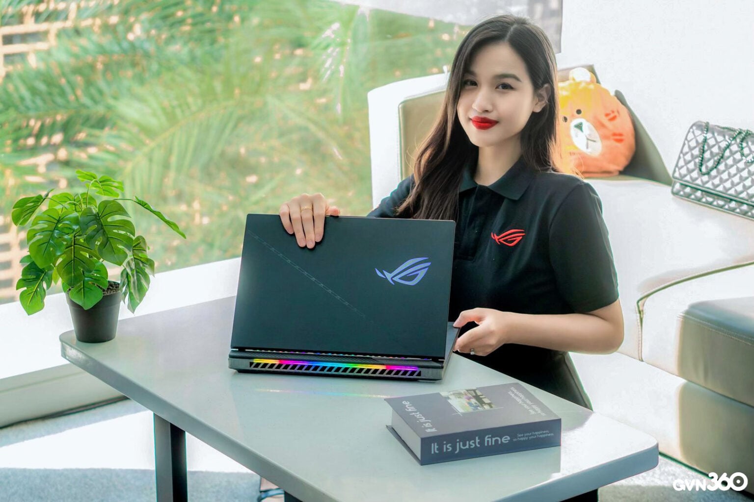 Sinh viên nên mua laptop văn phòng hay laptop gaming? Tư vấn
