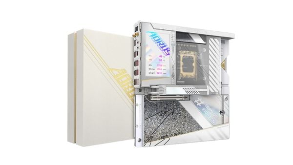 GIGABYTE Z790 AORUS XTREME X ICE với tông màu trắng bạc chủ đạo, phô diễn toàn bộ các tấm tản nhiệt và thiết kế