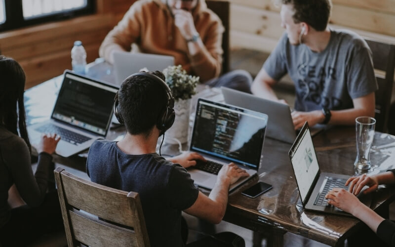 Tiêu chí chọn mua laptop cho sinh viên: Xác định đúng nhu cầu ngành học