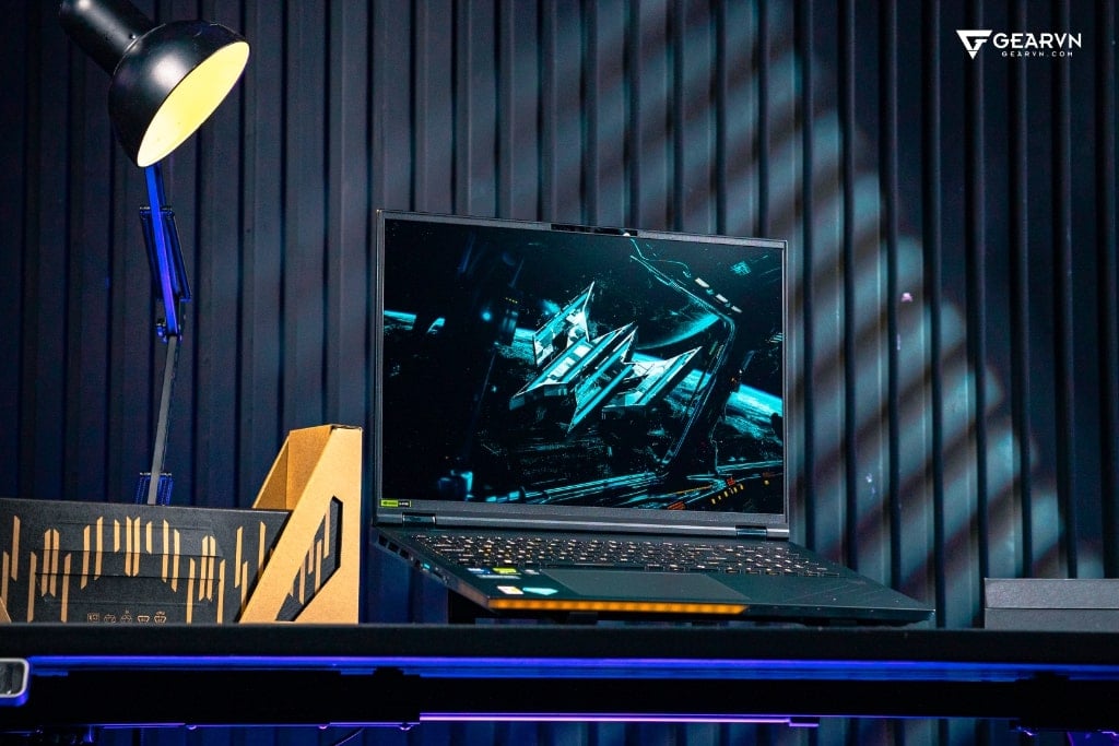 GEARVN - Laptop gaming Acer Predator Helios 18 PH18 73 93P0