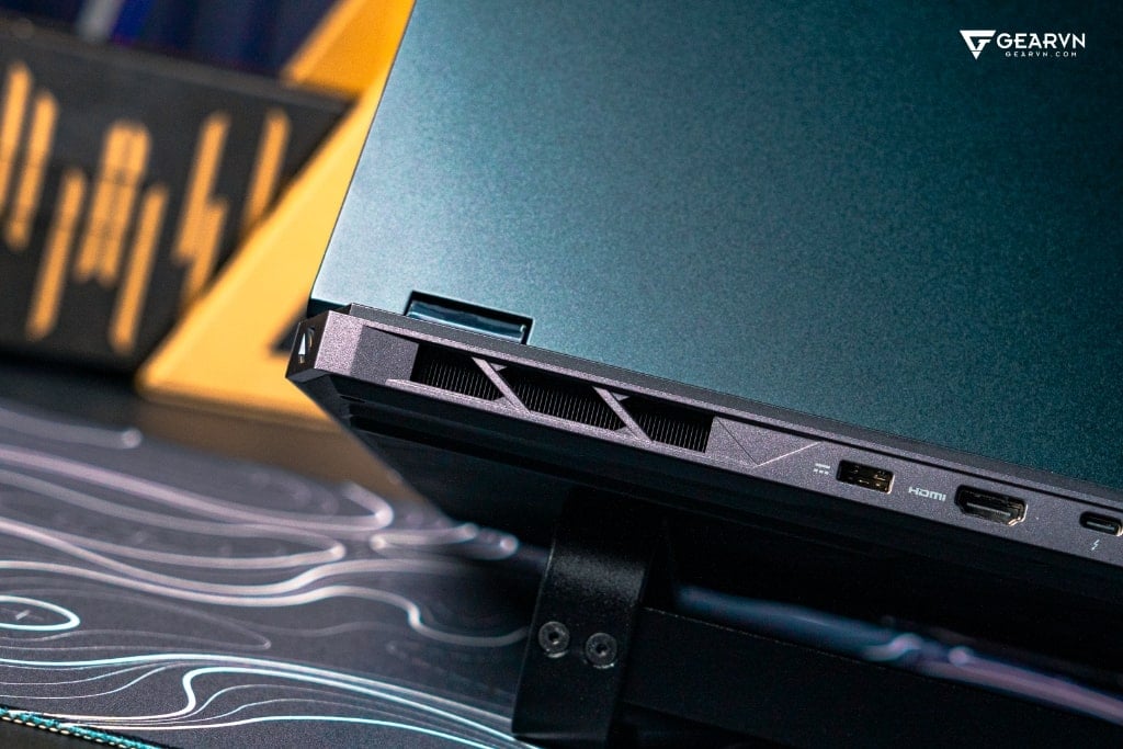 GEARVN - Laptop gaming Acer Predator Helios 18 PH18 73 98AQ