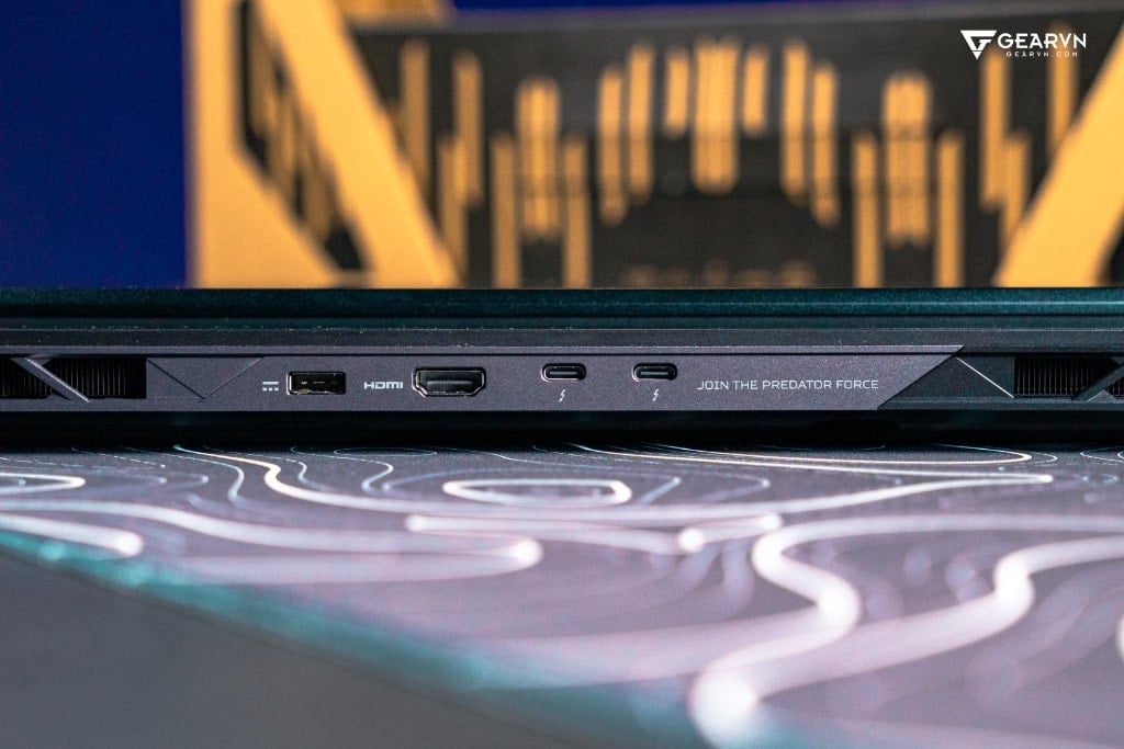 GEARVN - Laptop gaming Acer Predator Helios 18 PH18 73 98AQ