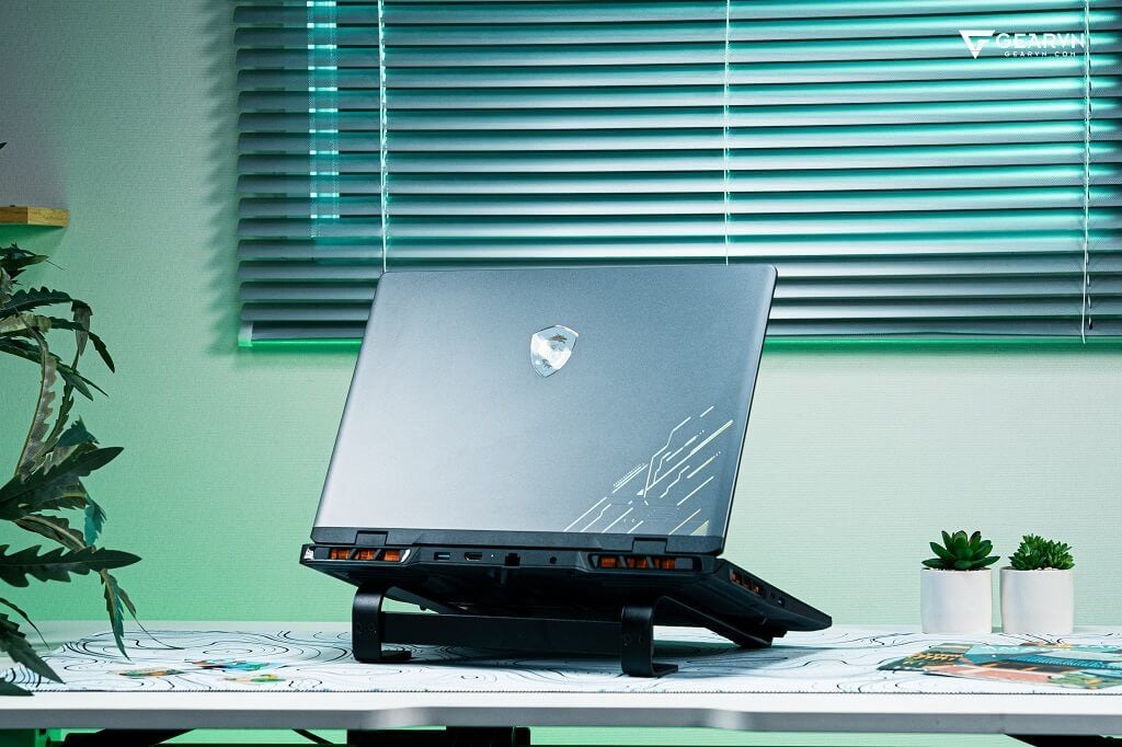 GEARVN - Laptop gaming MSI Crosshair 16 HX AI D2XWFKG 070VN