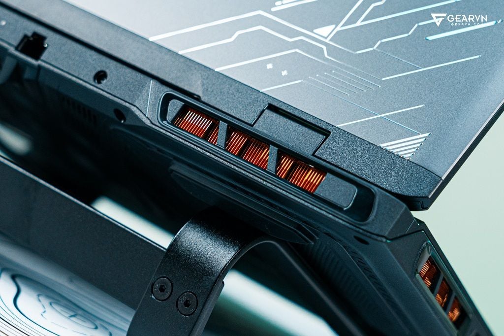 GEARVN - Laptop gaming MSI Crosshair 16 HX AI D2XWGKG 034VN