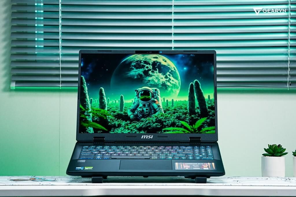 GEARVN - Laptop gaming MSI Crosshair 16 HX AI D2XWGKG 072VN