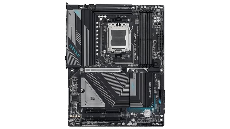 GIGABYTE X870 EAGLE WIFI7 với thiết kế tản nhiệt và các khe cắm nổi bật