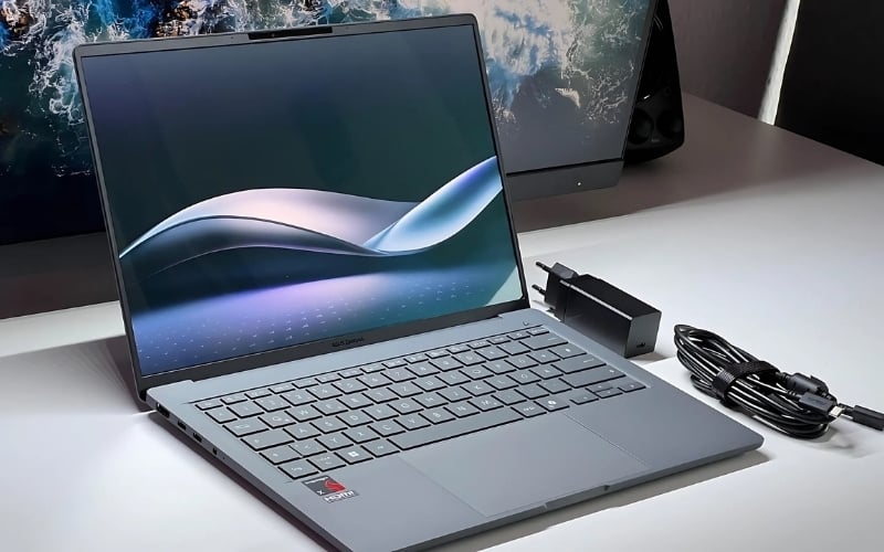 Hãy ưu tiên màn hình có độ sáng từ 300 nits trở lên