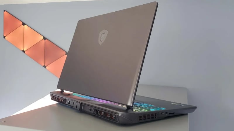 MSI Vector 16 HX AI được trang bị NVIDIA® GeForce RTX™ 5090 Laptop GPU
