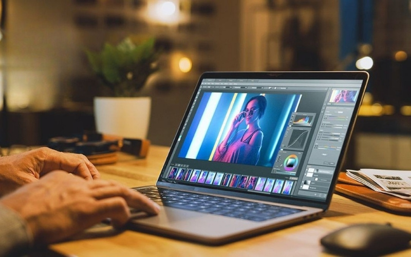 Hãy tìm kiếm màn hình có độ phân giải từ Full HD+ trở lên