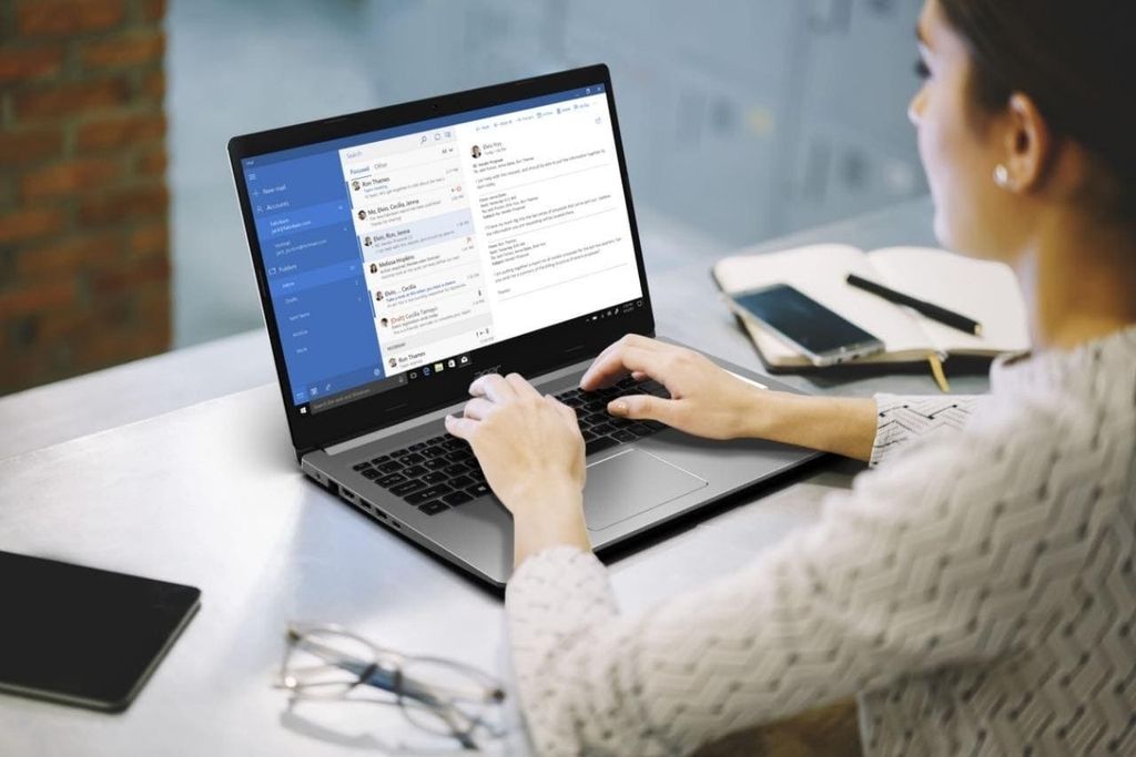 laptop nhỏ gọn cho dân văn phòng