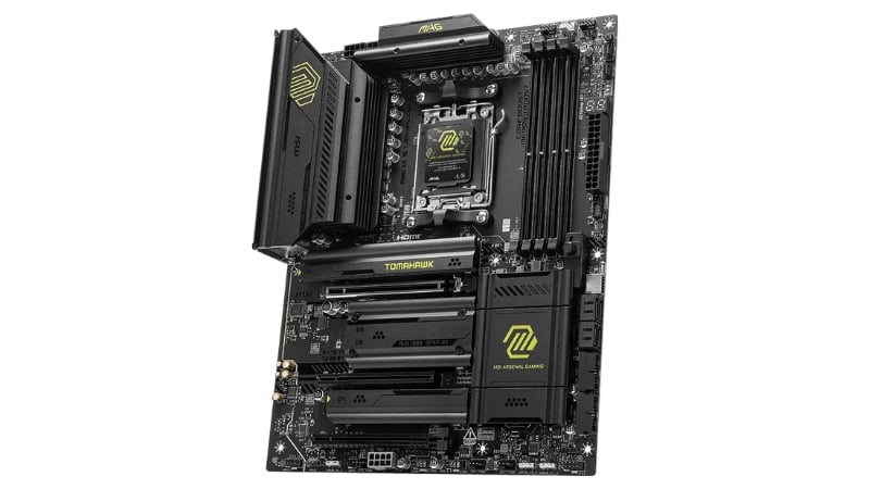 MSi MAG X870 TOMAHAWK WIFI, thể hiện thiết kế tản nhiệt hầm hố và các khe cắm chính